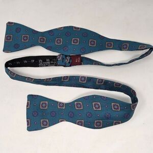 GJ CAHN SILK BOW TIE GREEN JADE PINK GEOMETRIC SATIN 2.25" WIDE ADJUSTABLE